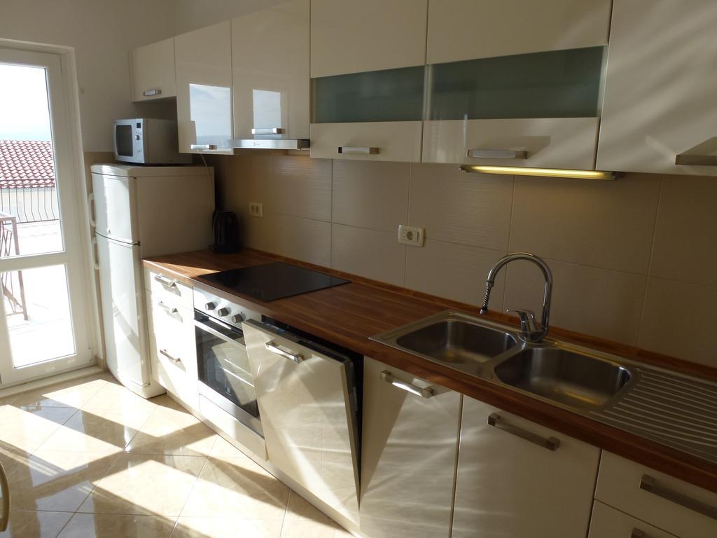 Apartments Tony Stanici - Omiš Zewnętrze zdjęcie