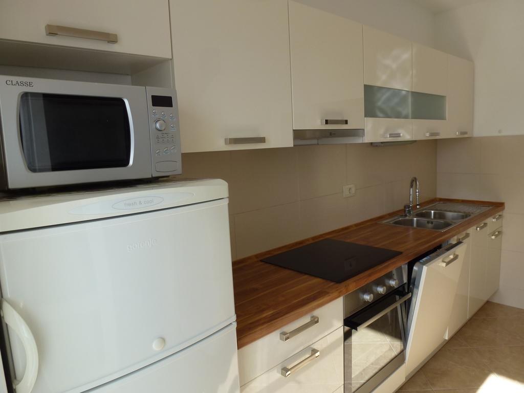 Apartments Tony Stanici - Omiš Zewnętrze zdjęcie